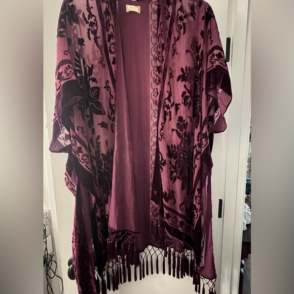 Velvet Kimono - Picture 3 of 8